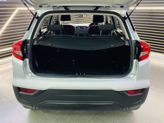 2023 Mahindra XUV300 1.2T (W6) - photo 10