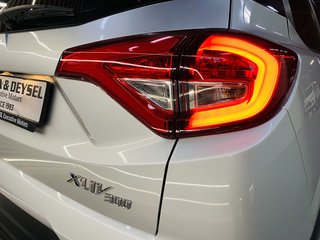 2023 Mahindra XUV300 1.2T (W6) - photo 2
