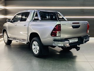2017 Toyota Hilux 4.0 V6 RAIDER 4X4 A/T P/U D/C - photo 7