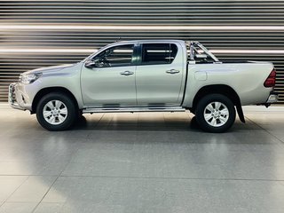 2017 Toyota Hilux 4.0 V6 RAIDER 4X4 A/T P/U D/C - photo 6