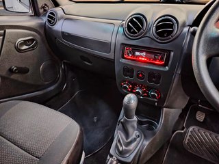 2021 Nissan NP200 1.6 A/C SAFETY PACK P/U S/C - photo 9