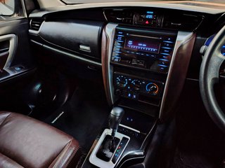 2017 Toyota Fortuner 2.4GD-6 R/B A/T - photo 10