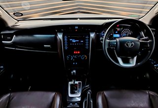 2017 Toyota Fortuner 2.4GD-6 R/B A/T - photo 9