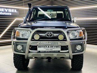 2011 Toyota Land Cruiser LAND CRUISER 79 4.0P 60TH ED P/U S/C - photo 2