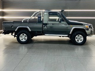 2011 Toyota Land Cruiser LAND CRUISER 79 4.0P 60TH ED P/U S/C - photo 1