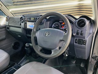 2011 Toyota Land Cruiser LAND CRUISER 79 4.0P 60TH ED P/U S/C - photo 8
