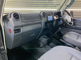 2011 Toyota Land Cruiser LAND CRUISER 79 4.0P 60TH ED P/U S/C - photo 10
