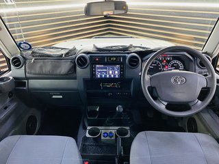 2022 Toyota Land Cruiser LAND CRUISER 79 4.5D 70TH ED P/U D/C - photo 6