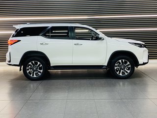 2024 Toyota Fortuner 2.4GD-6 R/B A/T - photo 2