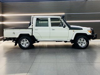 2022 Toyota Land Cruiser LAND CRUISER 79 4.5D 70TH ED P/U D/C - photo 1