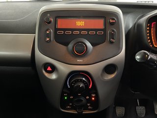 2015 Citroen C1 1.2 FEEL 5DR - photo 9