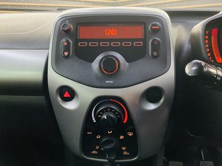 2015 Citroen C1 1.2 FEEL 5DR - photo 8