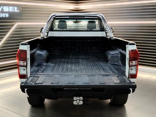 2018 Isuzu KB 300 D-TEQ LX 4X4 P/U S/C - photo 5