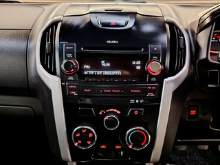 2018 Isuzu KB 300 D-TEQ LX 4X4 P/U S/C - photo 2