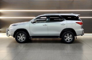 2020 Toyota Fortuner 2.4GD-6 4X4 A/T - photo 2