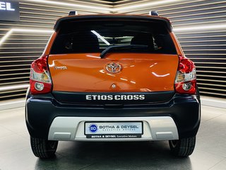 2015 Toyota Etios CROSS 1.5 Xs 5Dr - photo 8