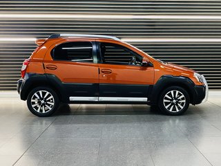 2015 Toyota Etios CROSS 1.5 Xs 5Dr - photo 1