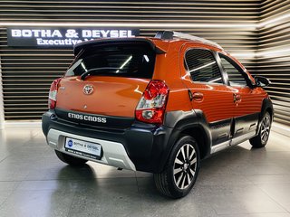 2015 Toyota Etios CROSS 1.5 Xs 5Dr - photo 10