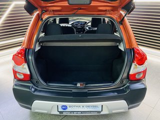 2015 Toyota Etios CROSS 1.5 Xs 5Dr - photo 9