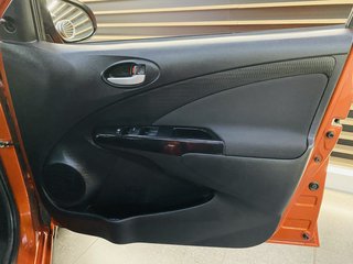 2015 Toyota Etios CROSS 1.5 Xs 5Dr - photo 2