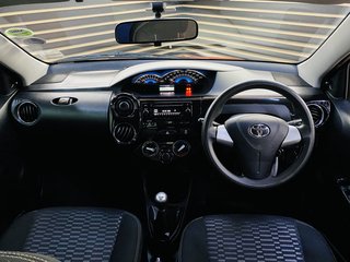 2015 Toyota Etios CROSS 1.5 Xs 5Dr - photo 6