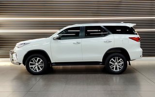 2018 Toyota Fortuner 2.8GD-6 R/B A/T - photo 2