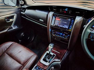 2018 Toyota Fortuner 2.8GD-6 R/B A/T - photo 2