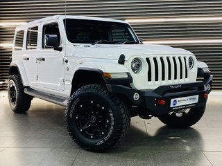 2019 Jeep Wrangler UNLTD SAHARA 3.6L V6 A/T - photo 3