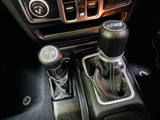 2019 Jeep Wrangler UNLTD SAHARA 3.6L V6 A/T - photo 16