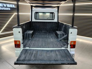 2022 Mahindra Bolero NEF P/U S/C - photo 5