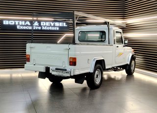 2022 Mahindra Bolero NEF P/U S/C - photo 6