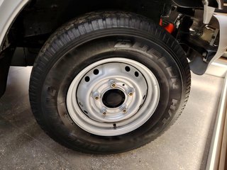 2022 Mahindra Bolero NEF P/U S/C - photo 8