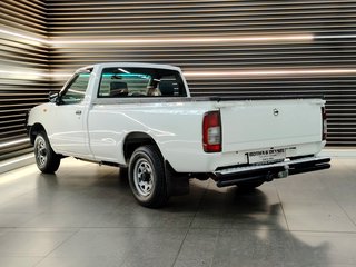 2017 Nissan Hardbody NP300 2.0i LWB P/U S/C - photo 3