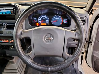 2017 Nissan Hardbody NP300 2.0i LWB P/U S/C - photo 2