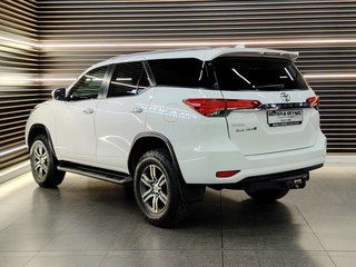 2018 Toyota Fortuner 2.4GD-6 R/B A/T - photo 4