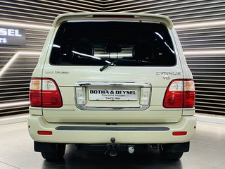 2004 Toyota Land Cruiser 100 V8 A/T - photo 8