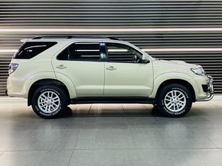 2012 Toyota Fortuner 3.0D-4D R/B - photo 2