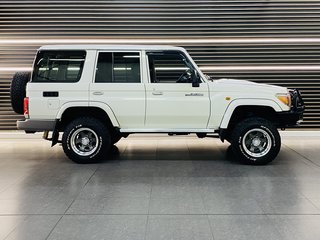 2008 Toyota Land Cruiser 76 4.2D S/W - photo 2
