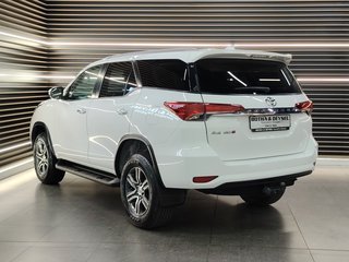 2019 Toyota Fortuner 2.4GD-6 R/B A/T - photo 4