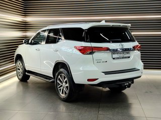 2017 Toyota Fortuner 2.8GD-6 R/B A/T - photo 4