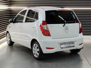 2015 Hyundai i10 1.1 GLS/MOTION - photo 3