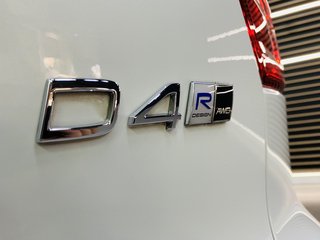 2020 Volvo XC 40 D4 MOMENTUM AWD GEARTRONIC - photo 2