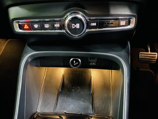2020 Volvo XC 40 D4 MOMENTUM AWD GEARTRONIC - photo 20