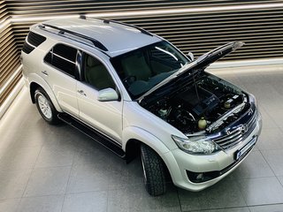 2012 Toyota Fortuner 3.0D-4D 4X4 A/T - photo 4