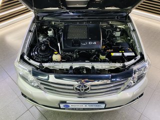 2012 Toyota Fortuner 3.0D-4D 4X4 A/T - photo 5