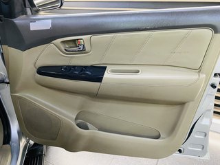 2012 Toyota Fortuner 3.0D-4D 4X4 A/T - photo 2