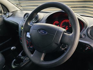 2013 Ford Figo 1.4 AMBIENTE - photo 8