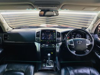 2013 Toyota Land Cruiser LANDCRUISER 200 V8 4.5D VX A/T - photo 10