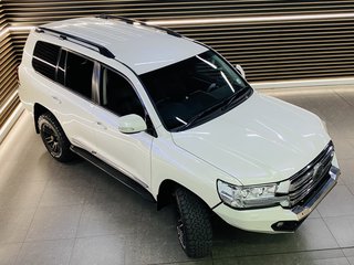 2018 Toyota Land Cruiser 200 V8 4.5D VX-R A/T - photo 4
