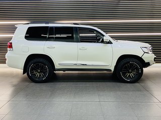 2018 Toyota Land Cruiser 200 V8 4.5D VX-R A/T - photo 10